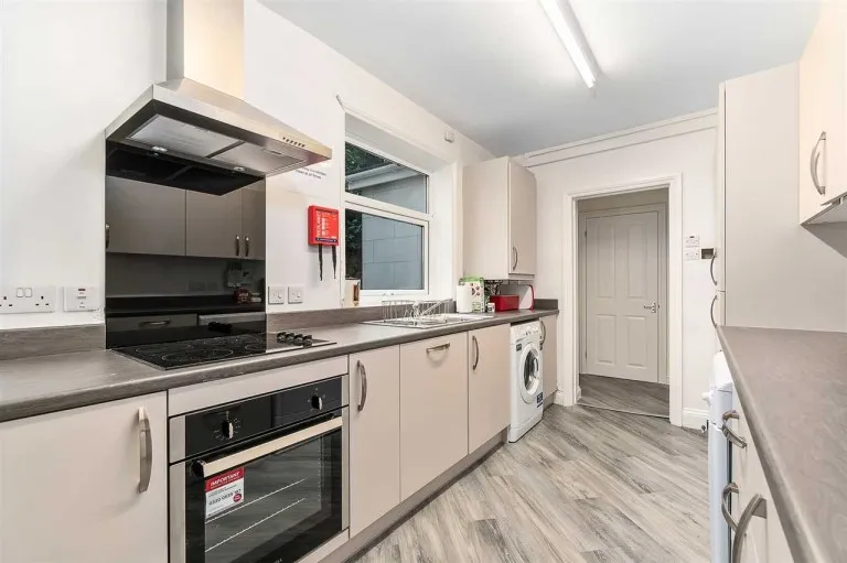 Hill Park Crescent, Plymouth, photo 4