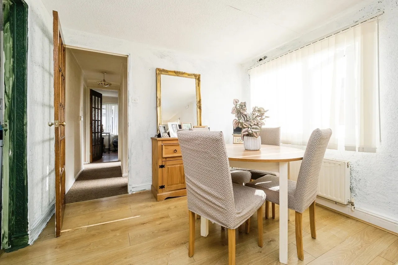 Sunset Drive, Havering-Atte-Bower, Romford, RM4, photo 6
