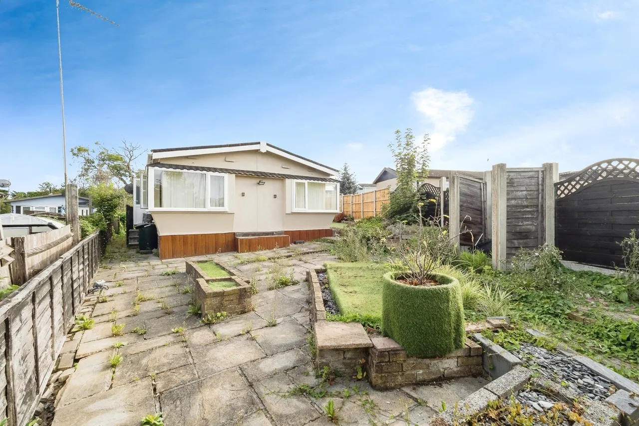 Sunset Drive, Havering-Atte-Bower, Romford, RM4, photo 12