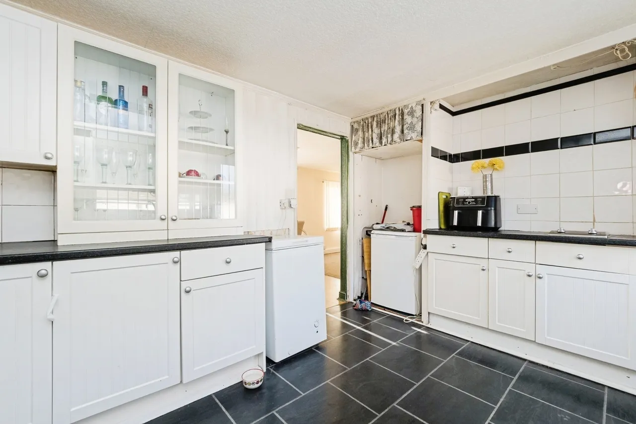 Sunset Drive, Havering-Atte-Bower, Romford, RM4, photo 10