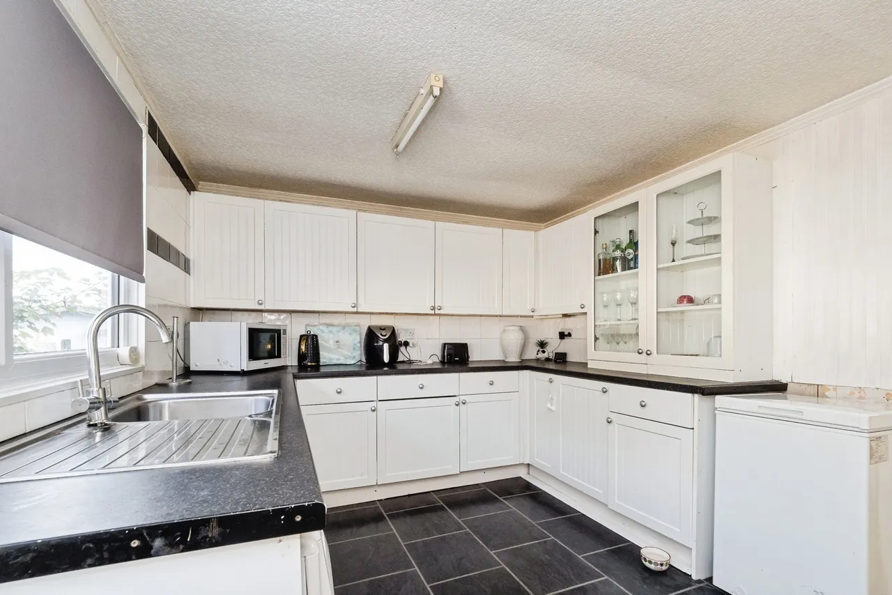 Sunset Drive, Havering-Atte-Bower, Romford, RM4, photo 11