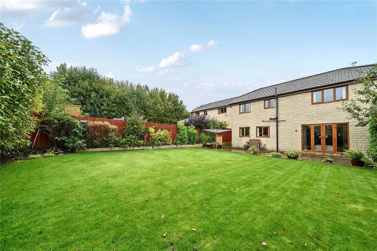 Oakeneaves Avenue, Rawtenstall, BB4, photo 11