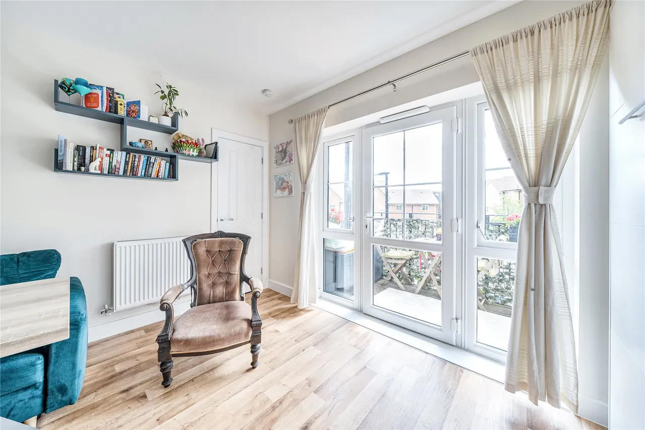 Alderson Grove, Walton On Thames, KT12, photo 3
