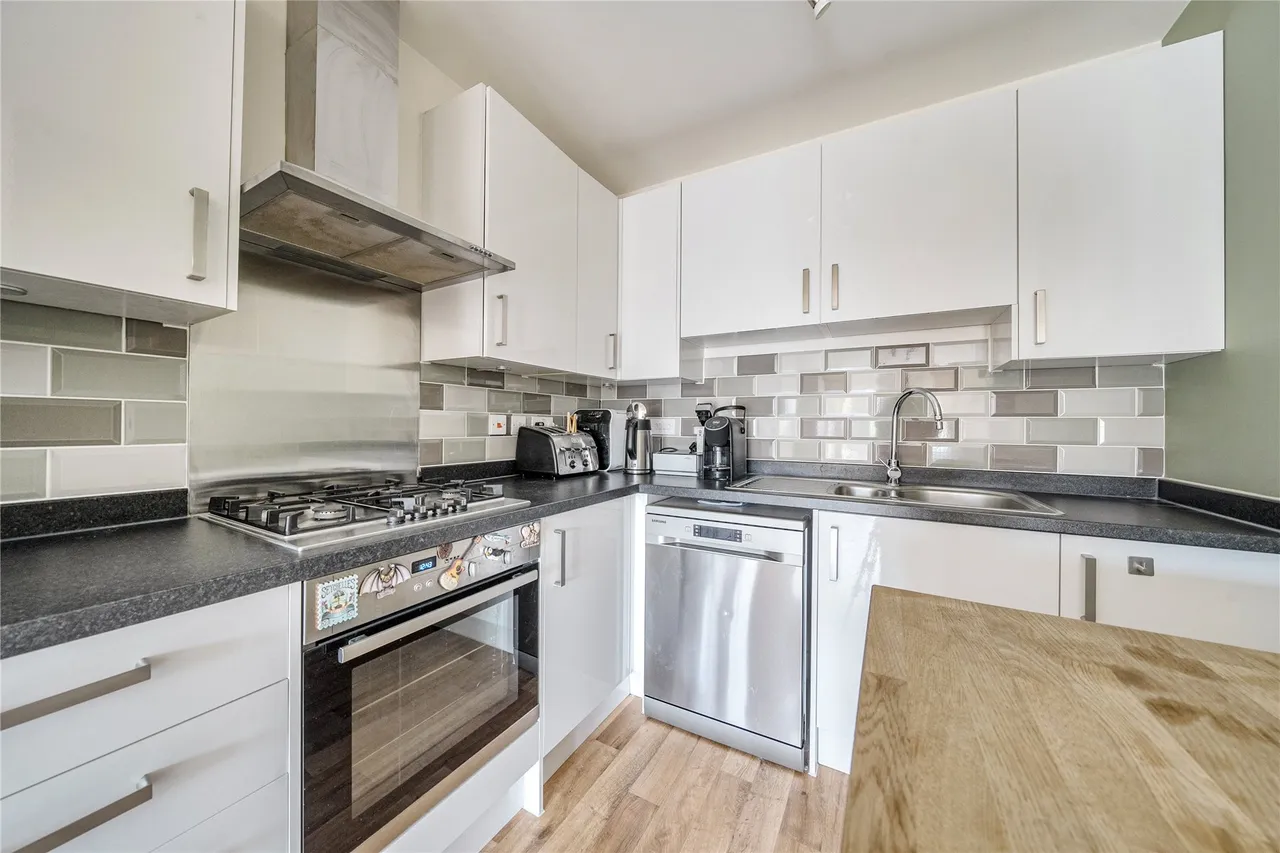 Alderson Grove, Walton On Thames, KT12, photo 6