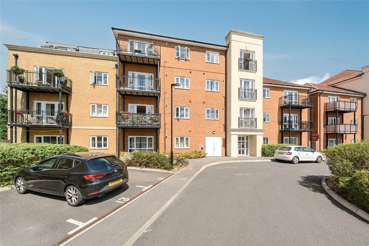 Alderson Grove, Walton On Thames, KT12, photo 17