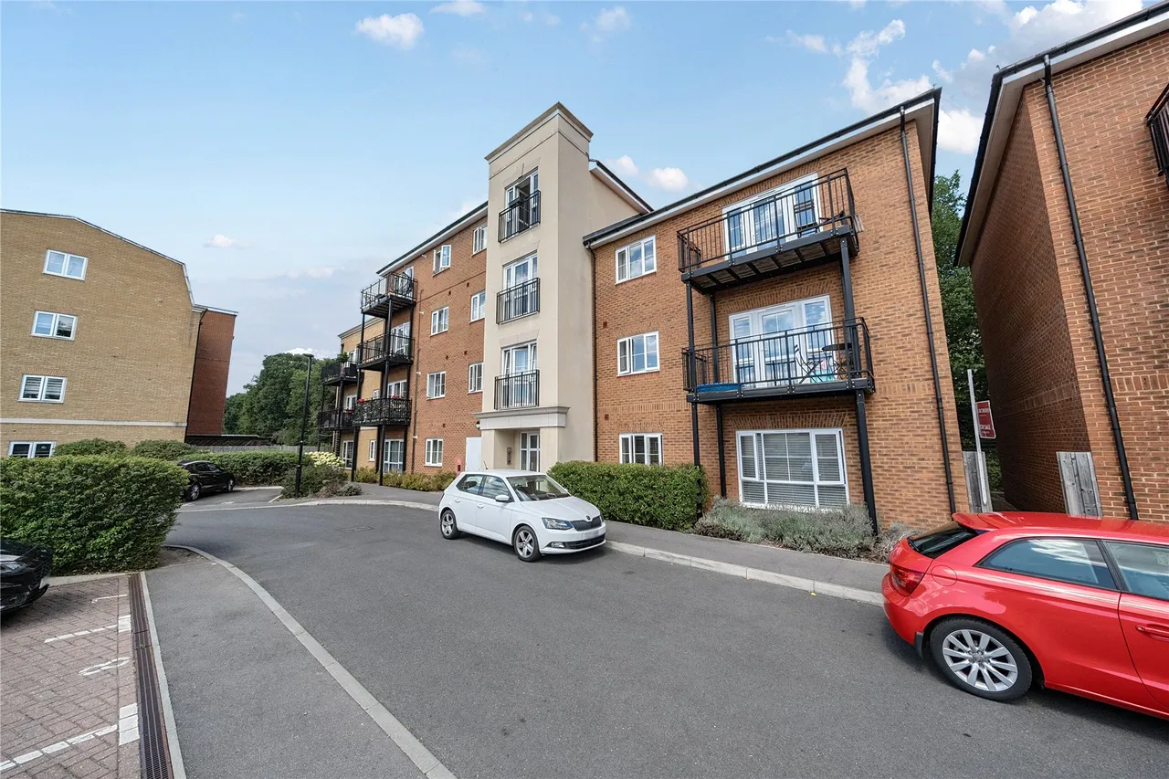Alderson Grove, Walton On Thames, KT12, photo 16