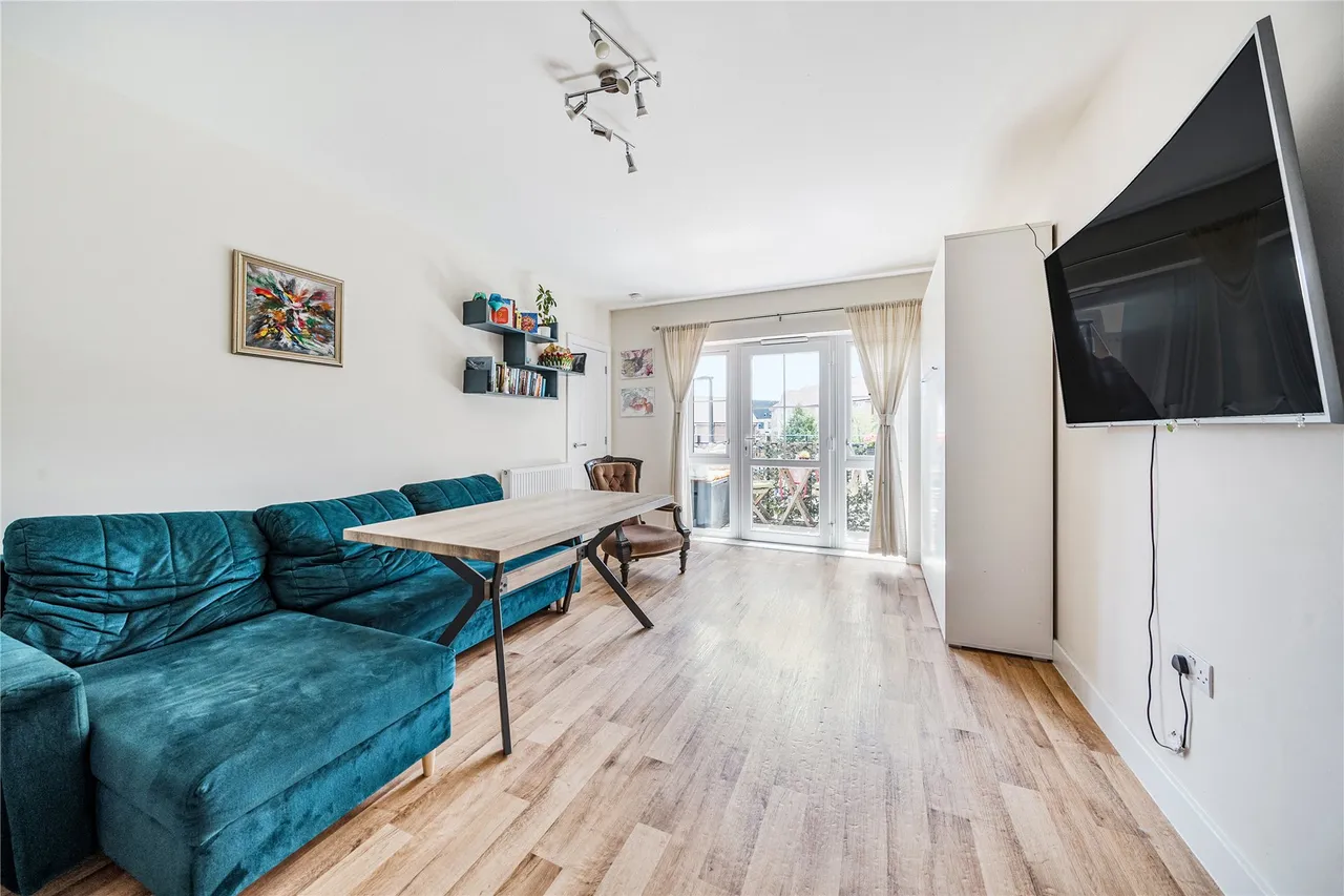 1 bed flat for sale, Alderson Grove, Walton On Thames, KT12