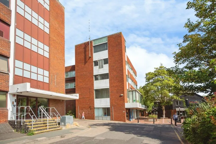 2 bed flat to rent, Roman Square, Sittingbourne, ME10