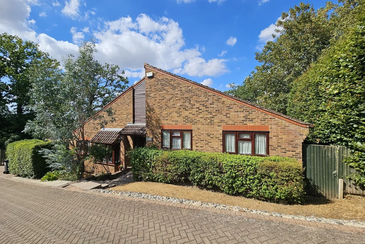 4 bed house for sale — Bryce Close, WARE