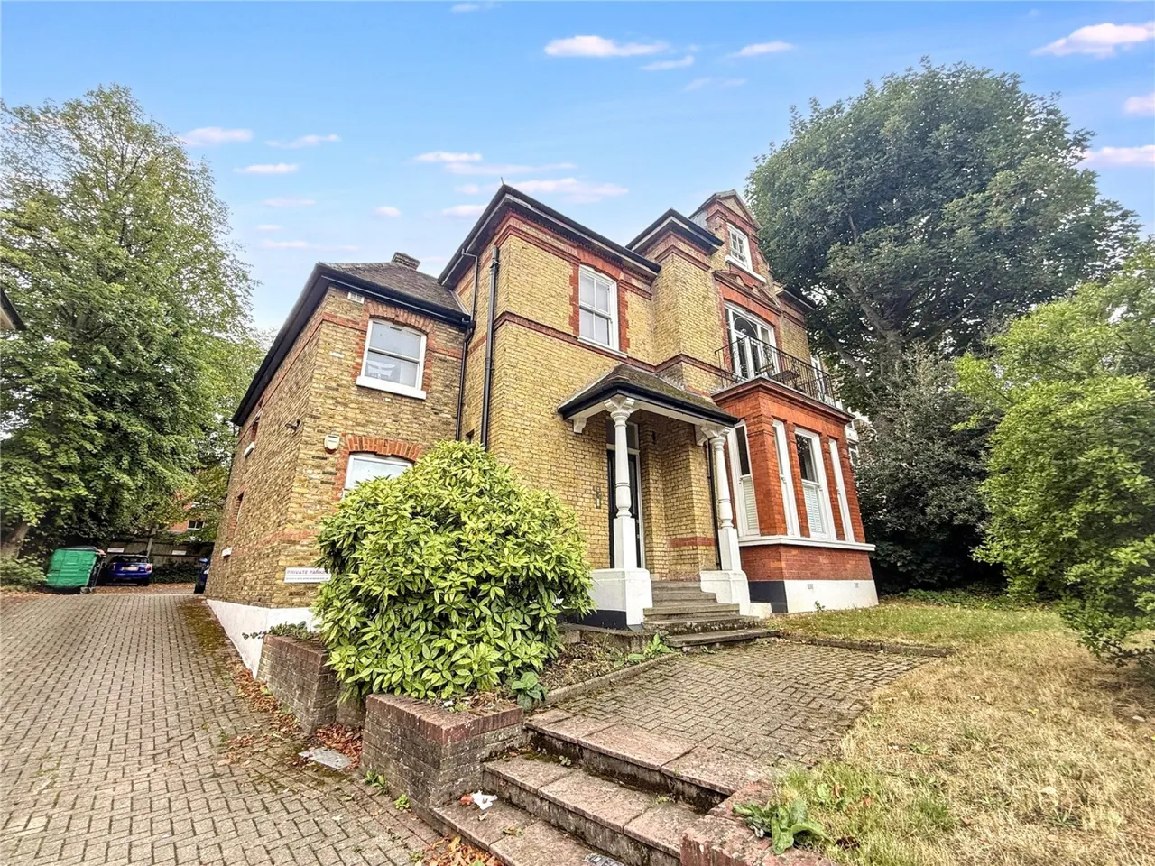 2 bed property to rent, Upper Richmond Road, Putney