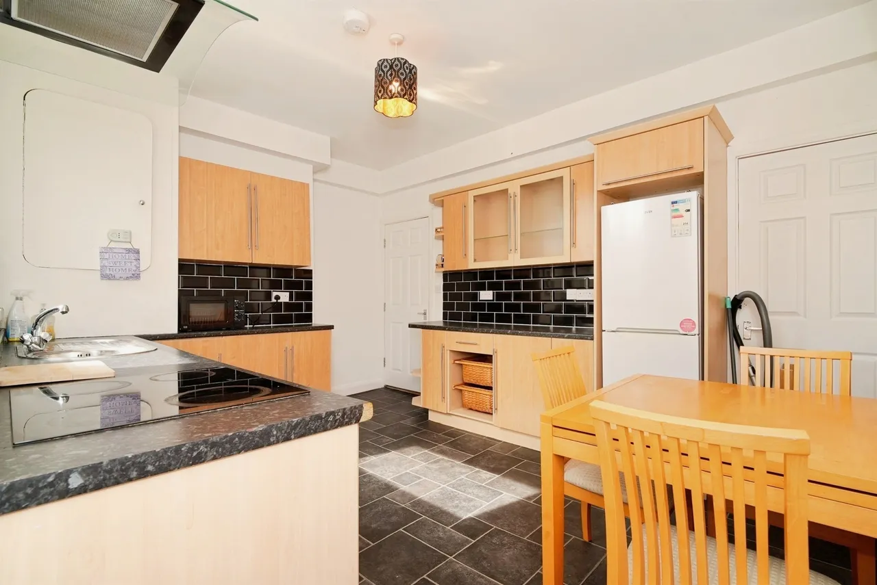 Victoria Street, Moldgreen, Huddersfield, photo 6