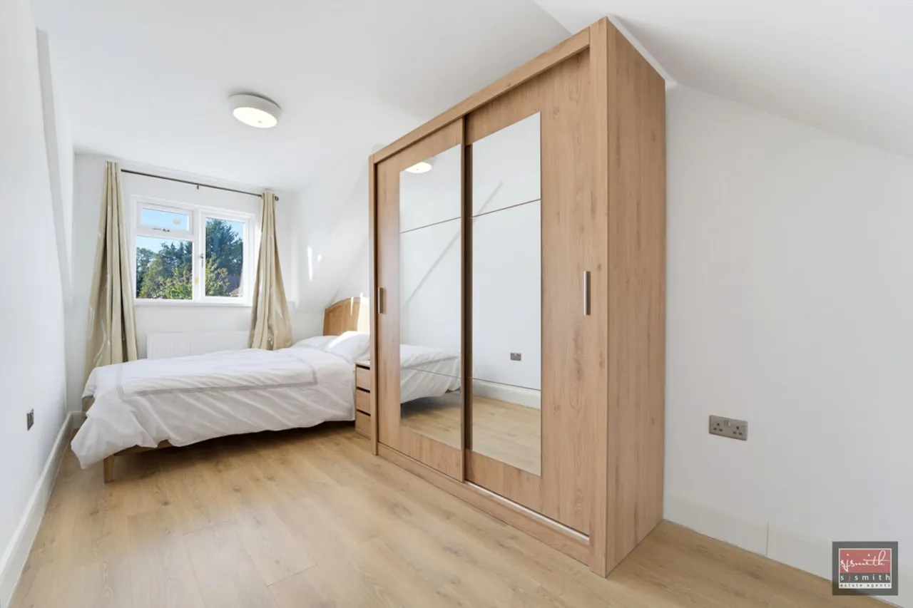 York Close, Staines-upon-Thames, TW18, photo 3