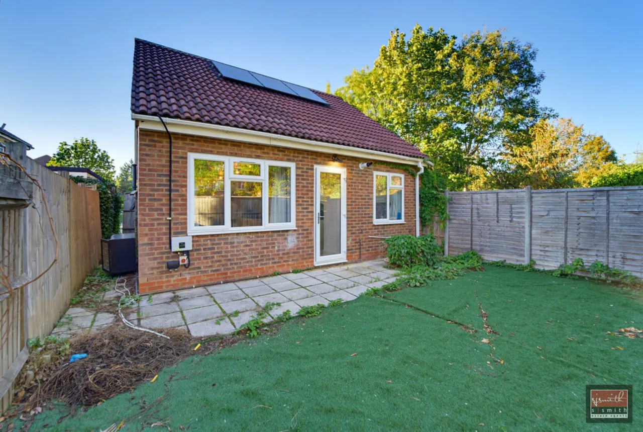 York Close, Staines-upon-Thames, TW18, photo 15