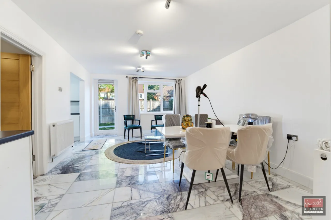 York Close, Staines-upon-Thames, TW18, photo 12