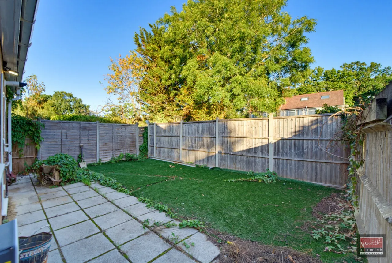 York Close, Staines-upon-Thames, TW18, photo 16