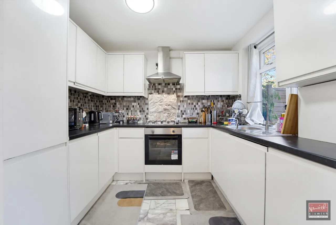 York Close, Staines-upon-Thames, TW18, photo 9