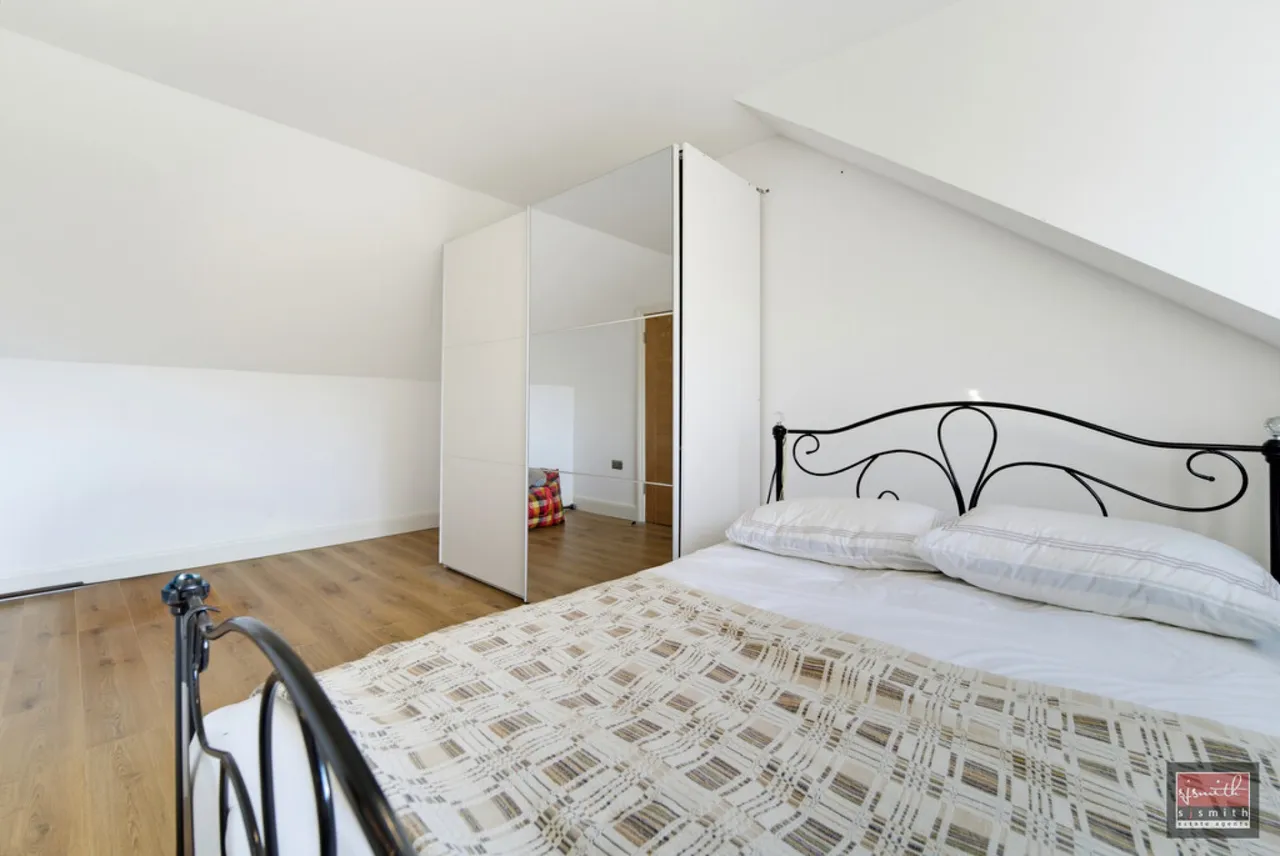 York Close, Staines-upon-Thames, TW18, photo 4