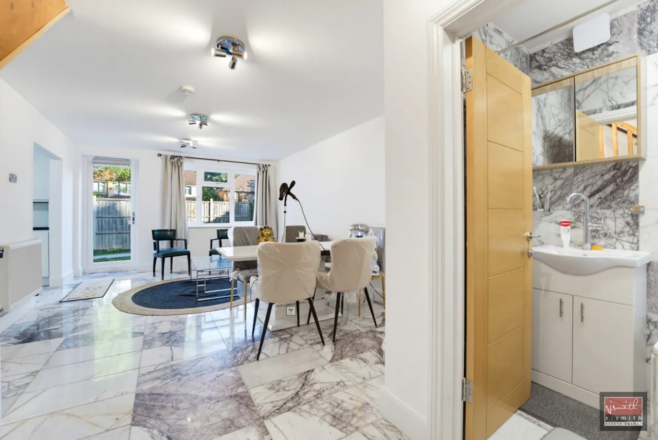 York Close, Staines-upon-Thames, TW18, photo 8