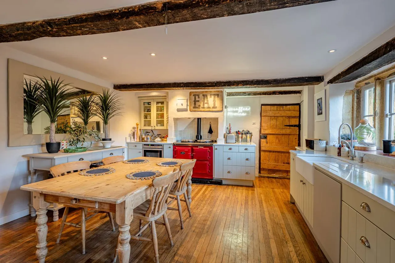 Queen Street, Tintinhull, Yeovil, Somerset, BA22 8PQ, photo 6