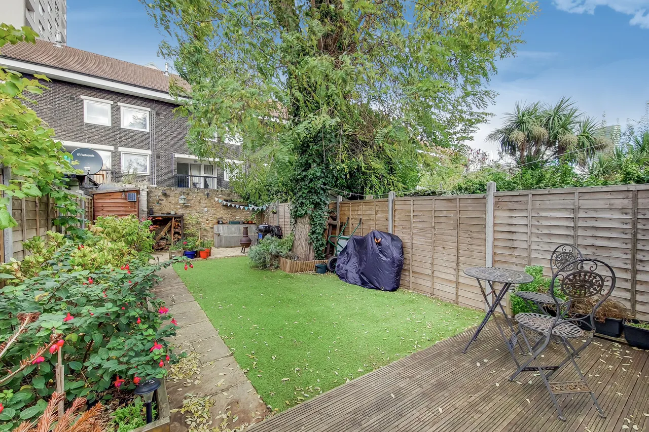 7 Tiller Road, London, photo 9