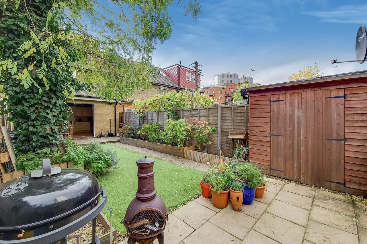 7 Tiller Road, London, photo 8