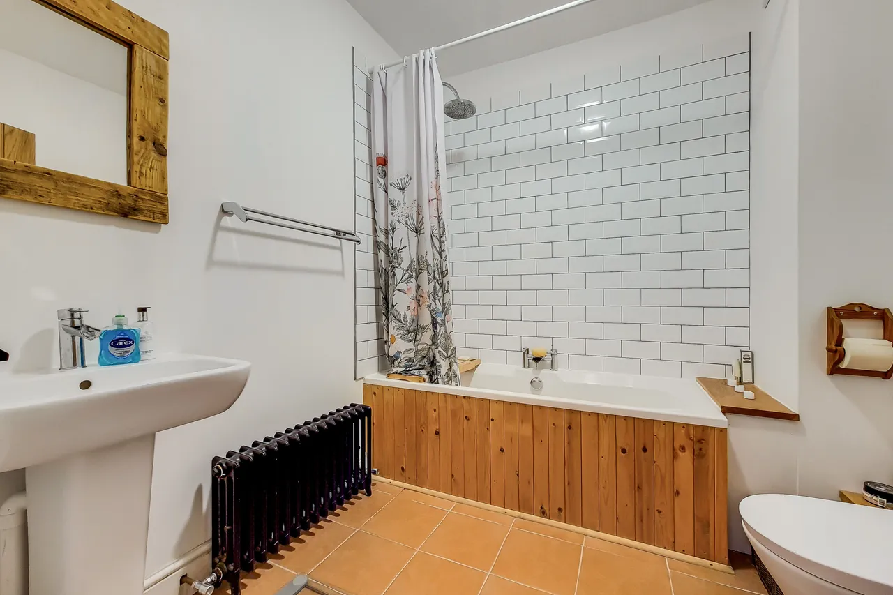 7 Tiller Road, London, photo 10