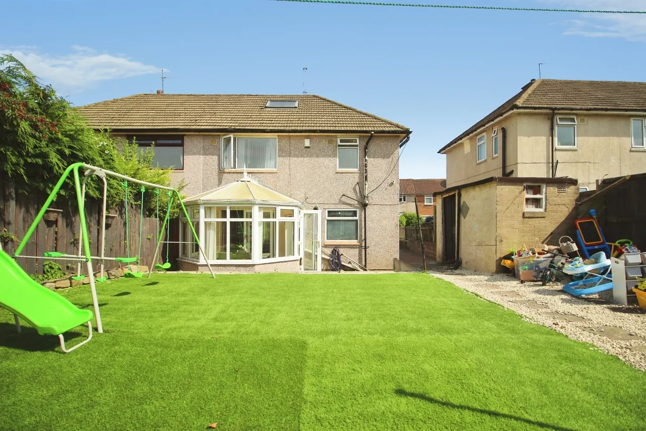 Ganners Road, Bramley, Leeds, photo 2