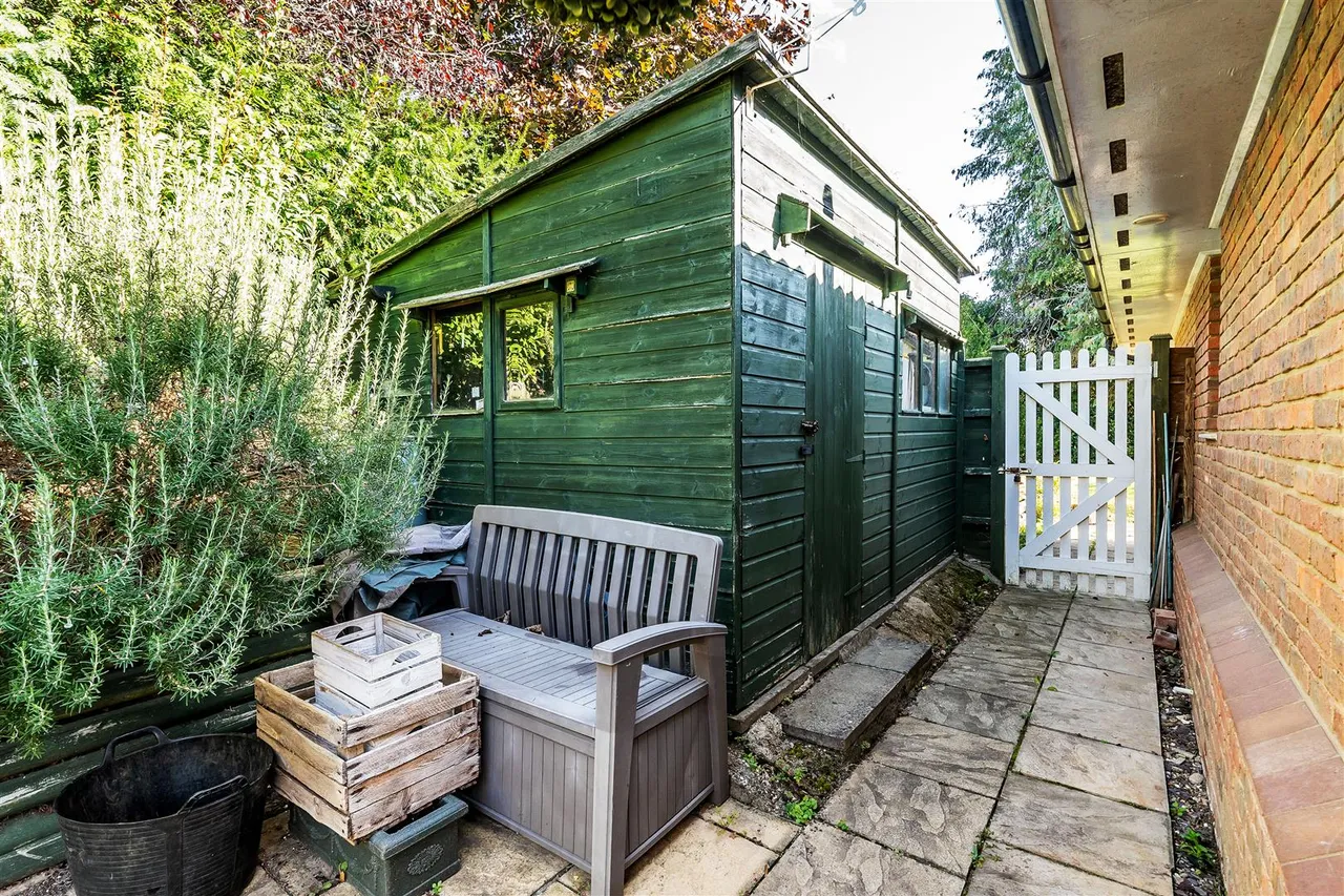 Keswick Road, Great Bookham, KT23, photo 15