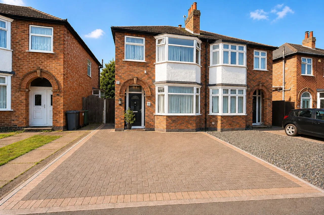 3 bed house for sale — Woodlands Drive, Loughborough, LE11