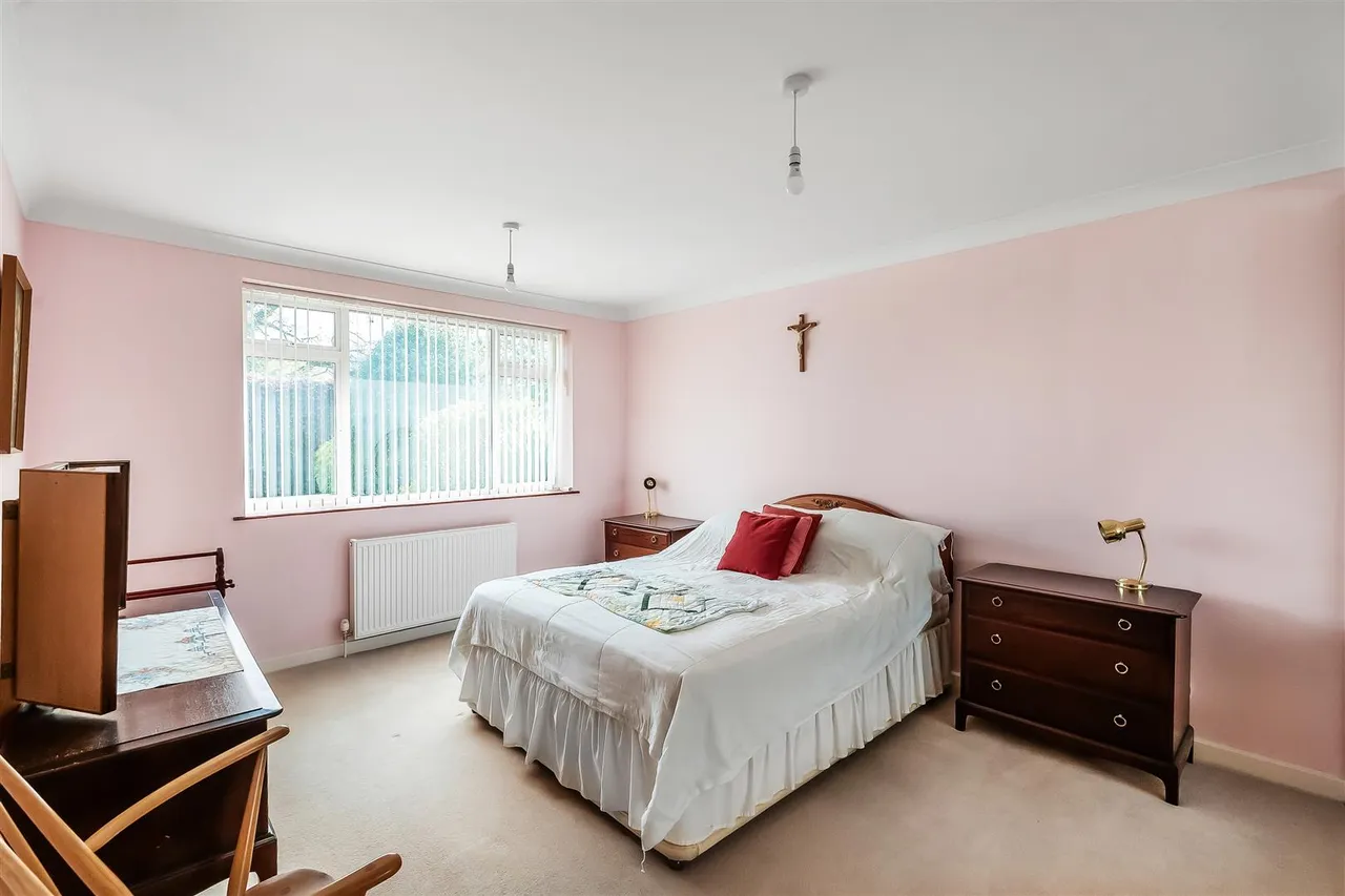 Woodfield Lane, Ashtead, KT21, photo 12