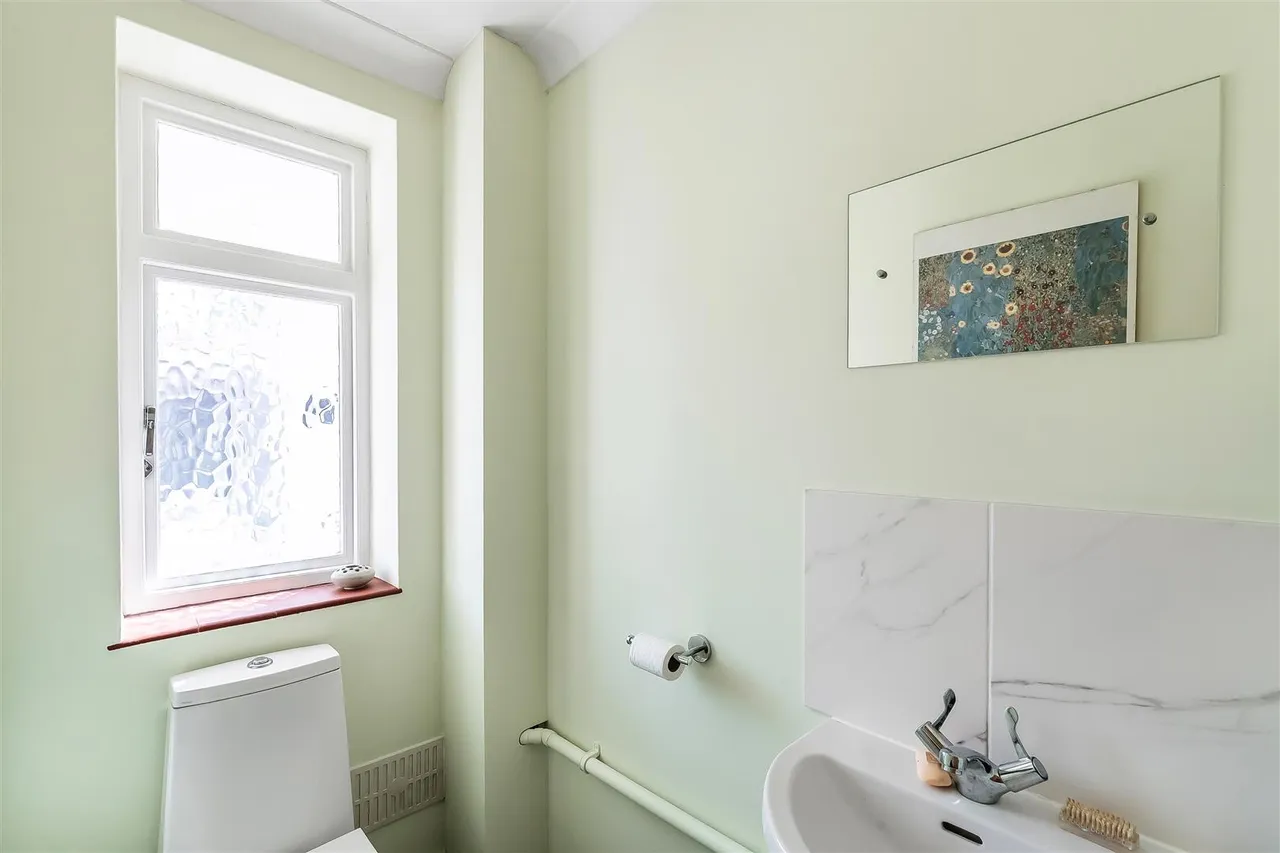 Woodfield Lane, Ashtead, KT21, photo 14