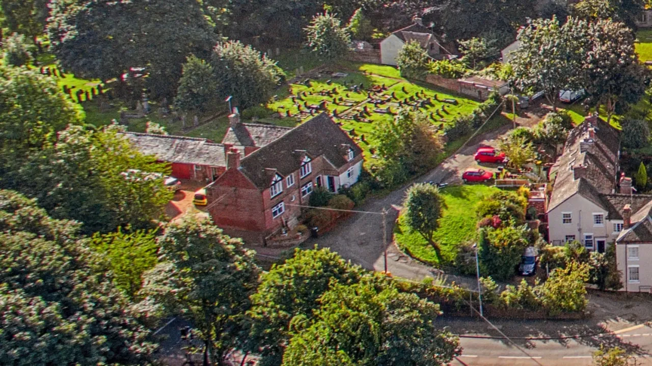4 bed property for sale, Church Bank, Audley