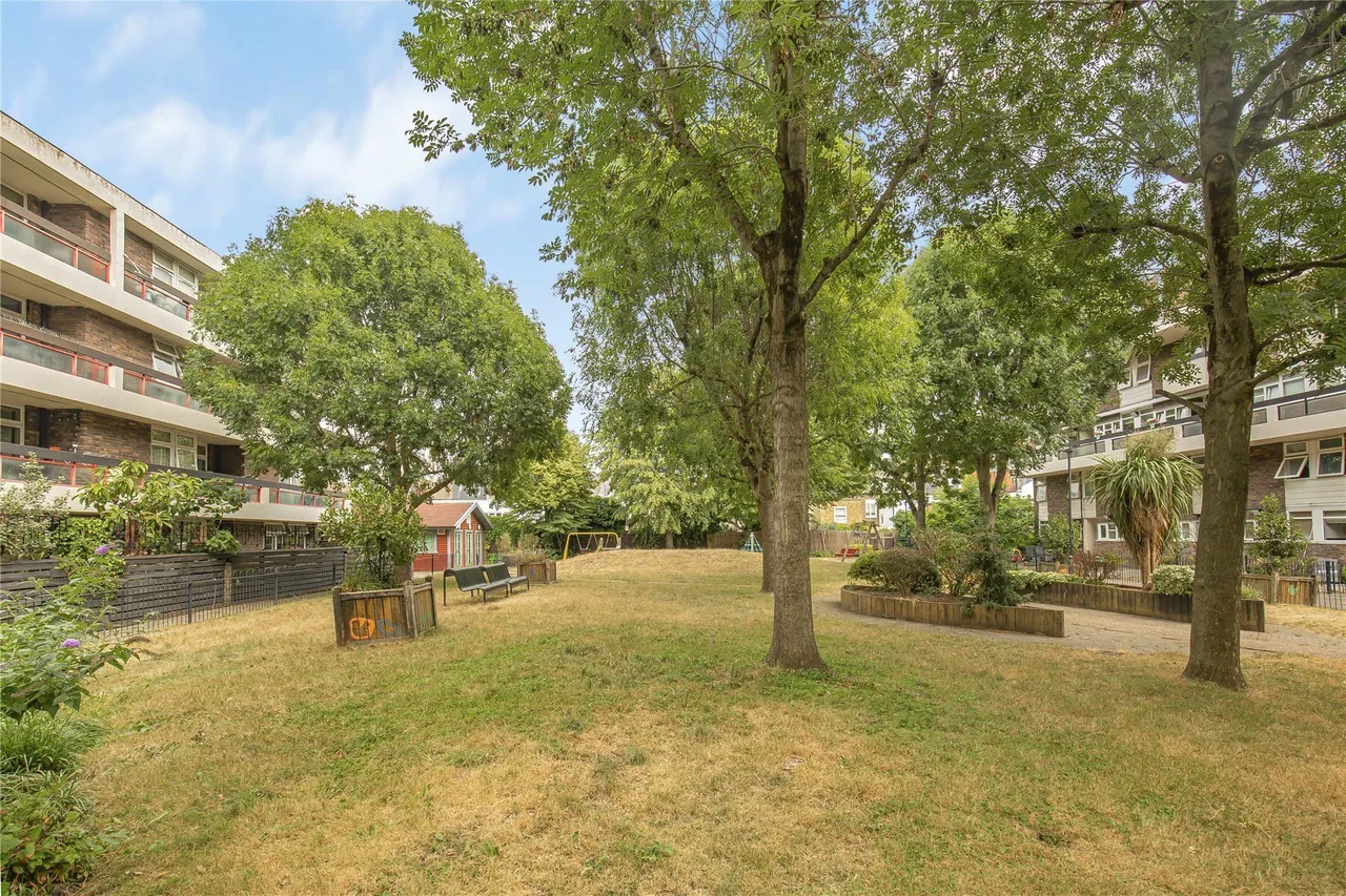Philpot Square, London, SW6, photo 8