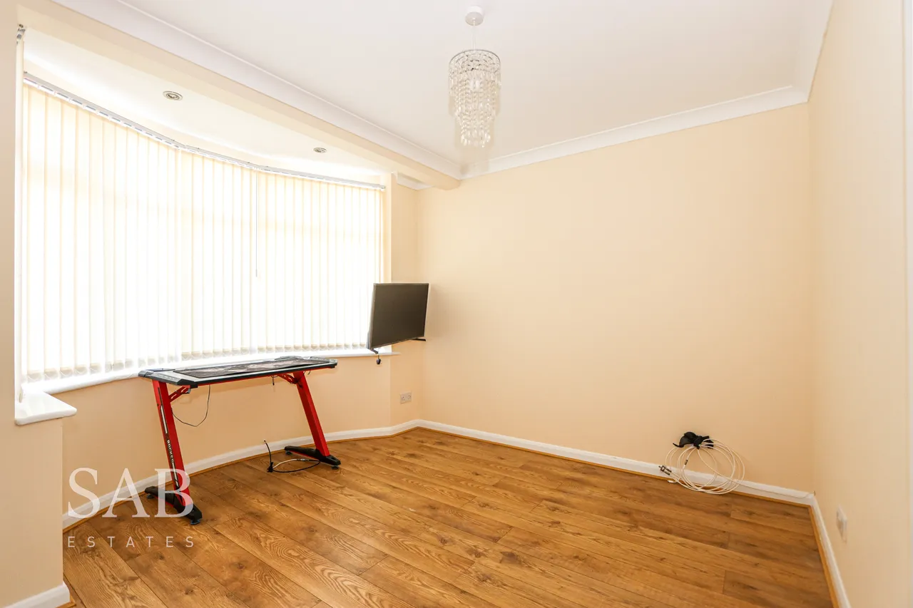 Glamis Crescent, Hayes, UB3, photo 5