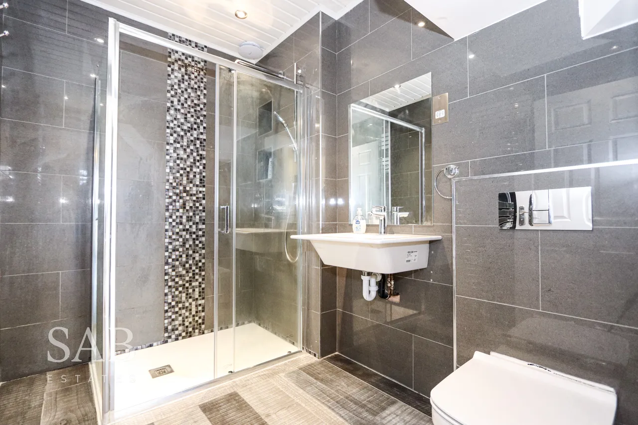 Glamis Crescent, Hayes, UB3, photo 11