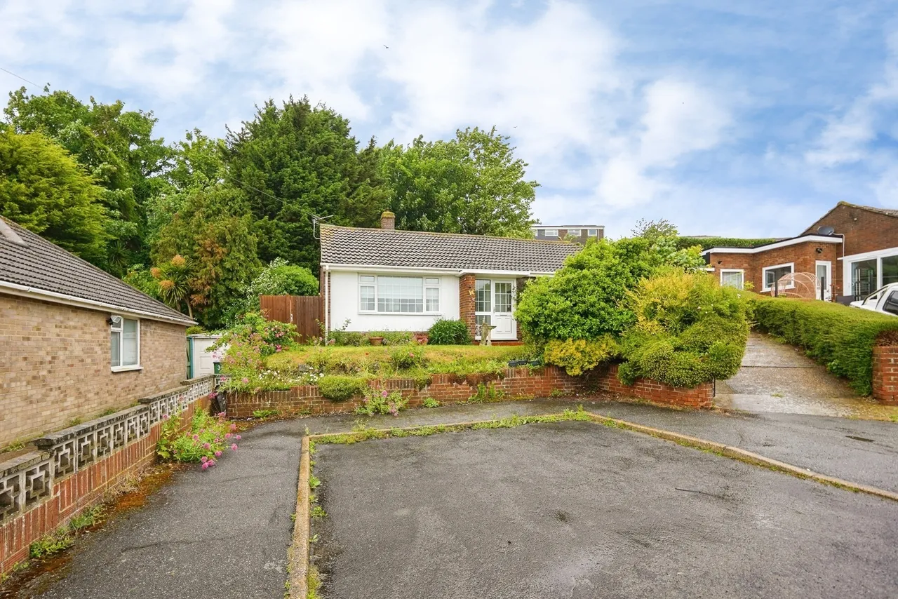2 bed house for sale — Valley Road, Sandgate, Folkestone, Kent, CT20