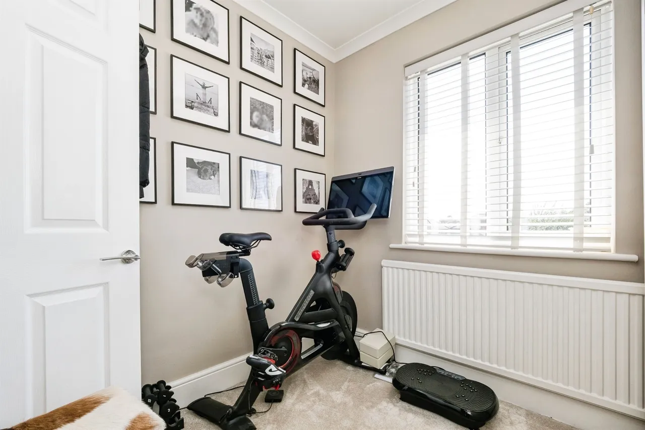 Lynwood Drive, Romford, RM5, photo 17