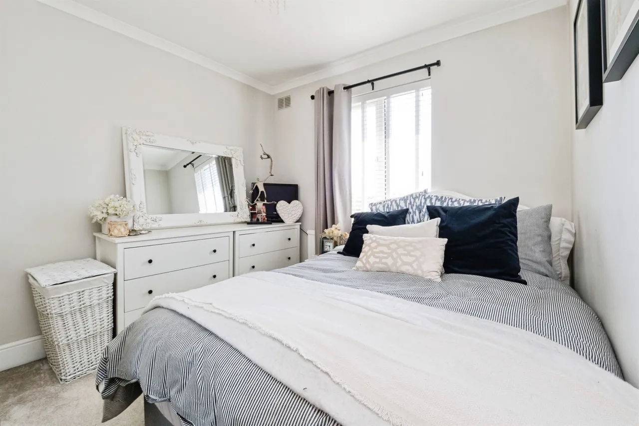 Lynwood Drive, Romford, RM5, photo 19