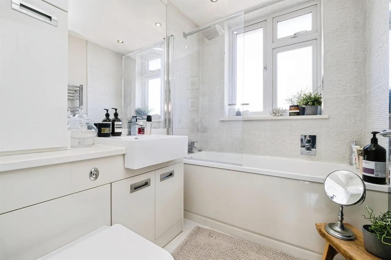 Lynwood Drive, Romford, RM5, photo 16