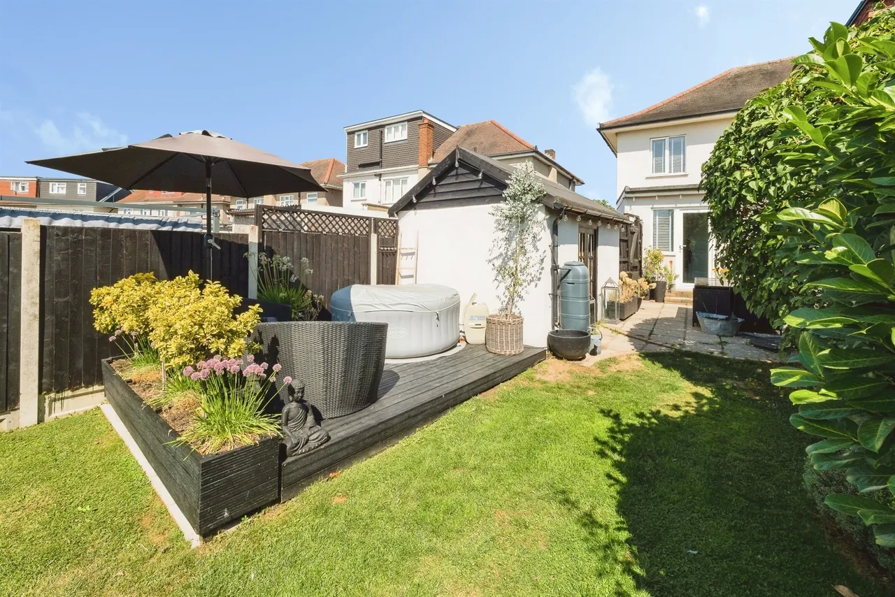 Lynwood Drive, Romford, RM5, photo 21