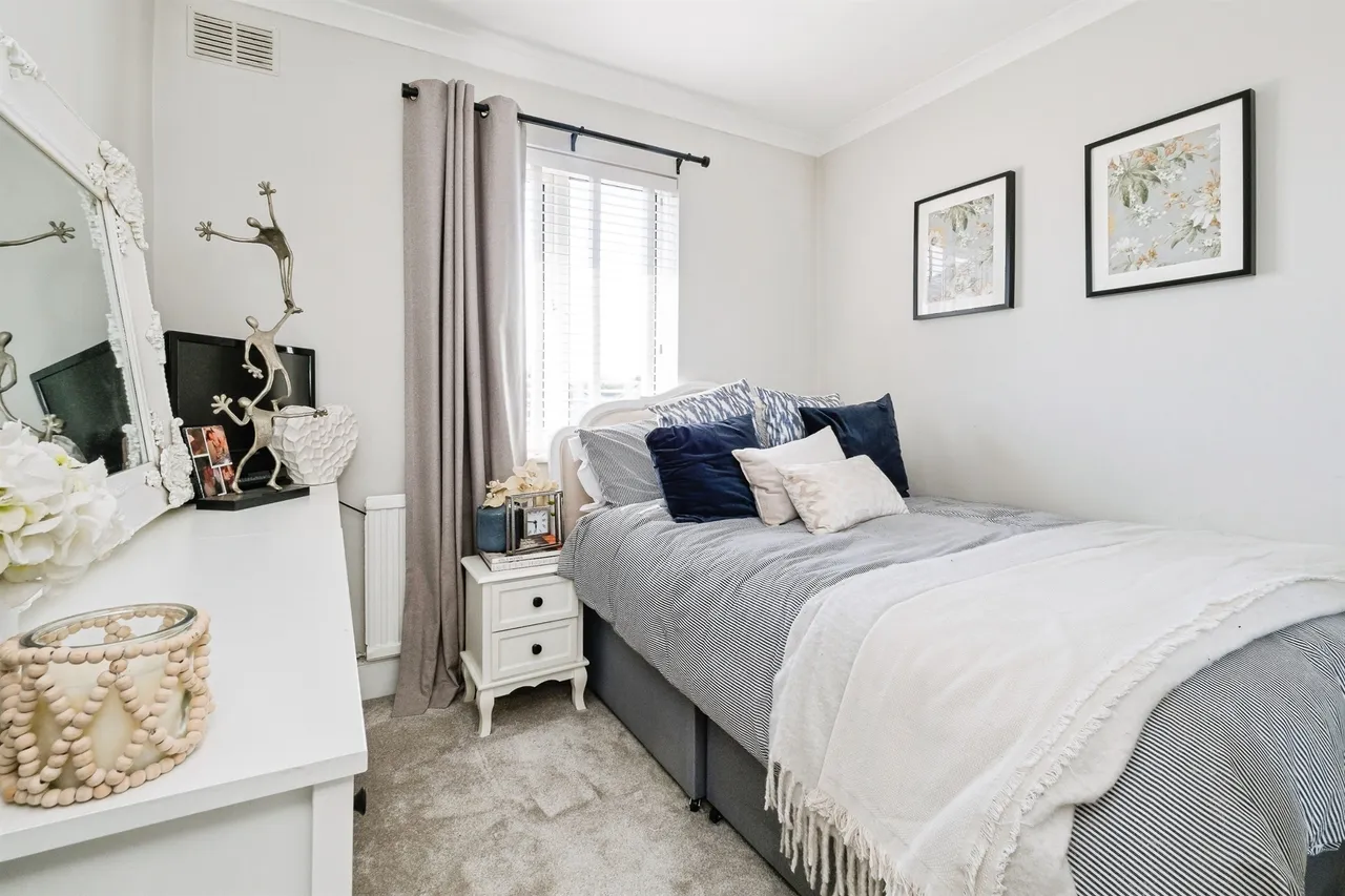 Lynwood Drive, Romford, RM5, photo 20
