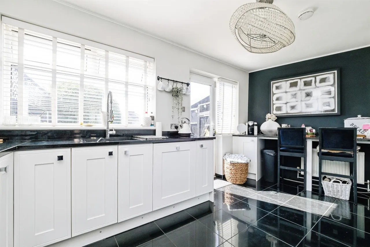 Lynwood Drive, Romford, RM5, photo 8