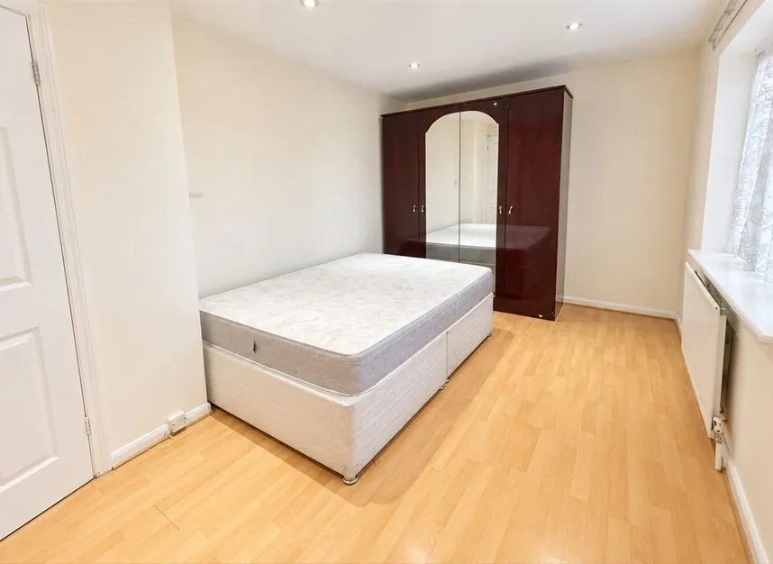 Johnson Road, Hounslow, TW5, photo 5