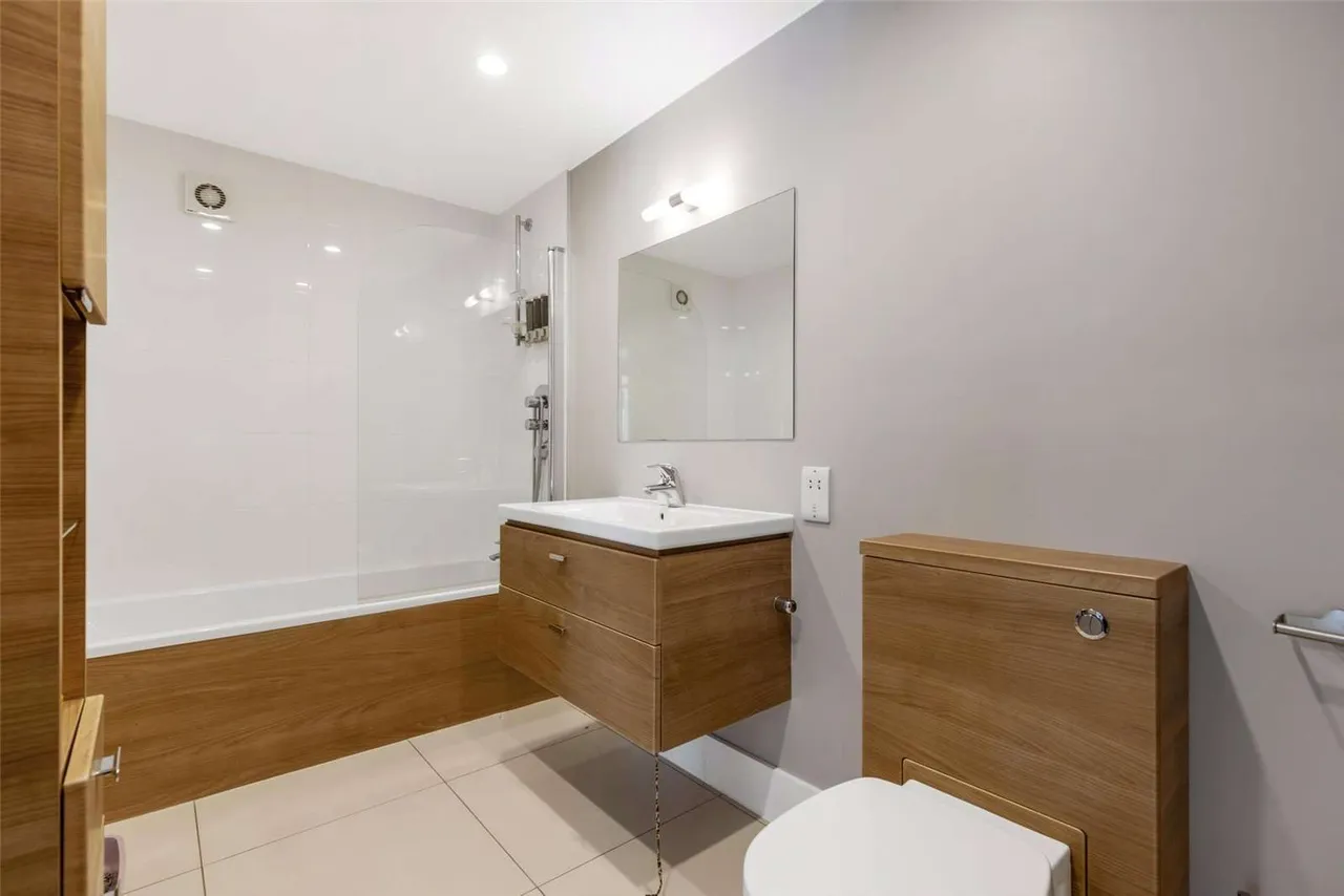 Ellerslie Road, London, W12 7BW, photo 11