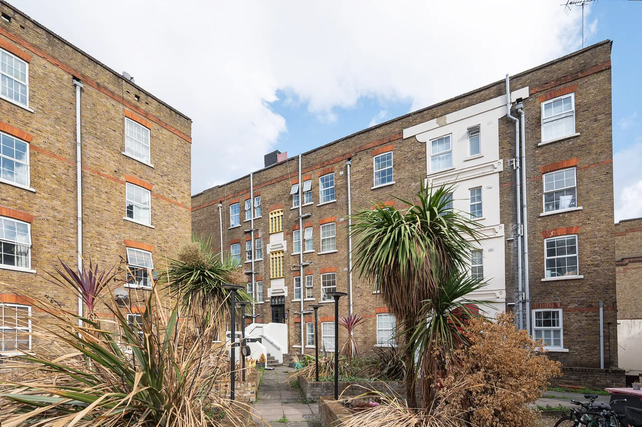 2 bed flat for sale, London, E1