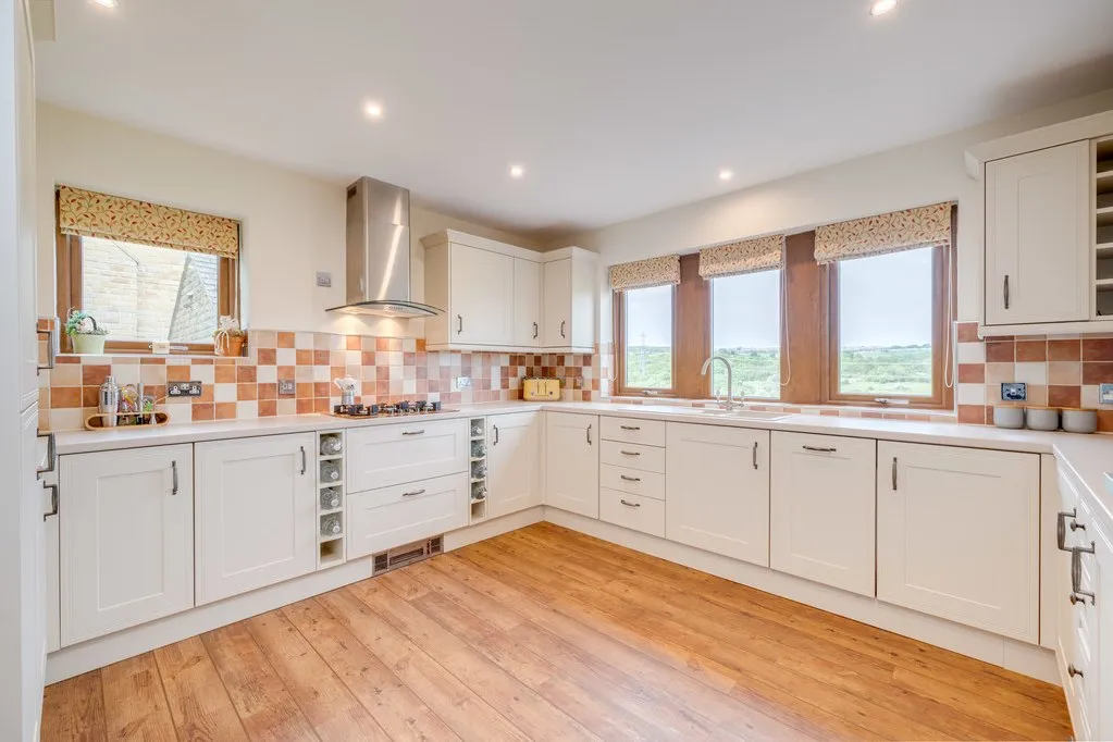 Long Croft View, Upper Batley WF17 0AE, photo 9
