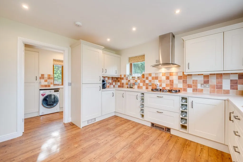 Long Croft View, Upper Batley WF17 0AE, photo 10