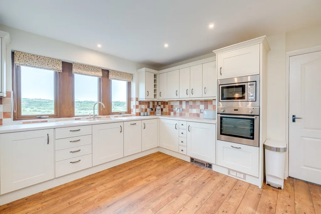 Long Croft View, Upper Batley WF17 0AE, photo 11