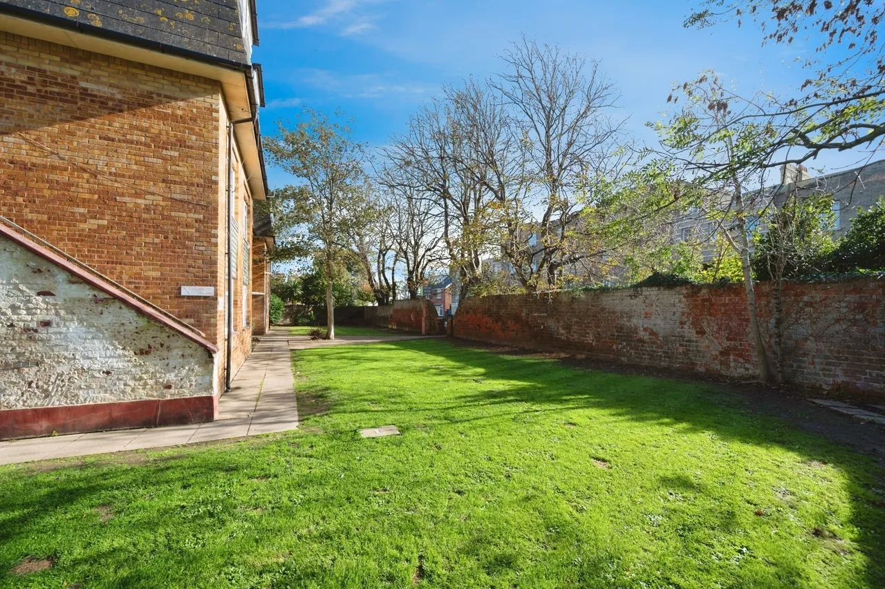 Stamford Avenue, Hayling Island, PO11, photo 6