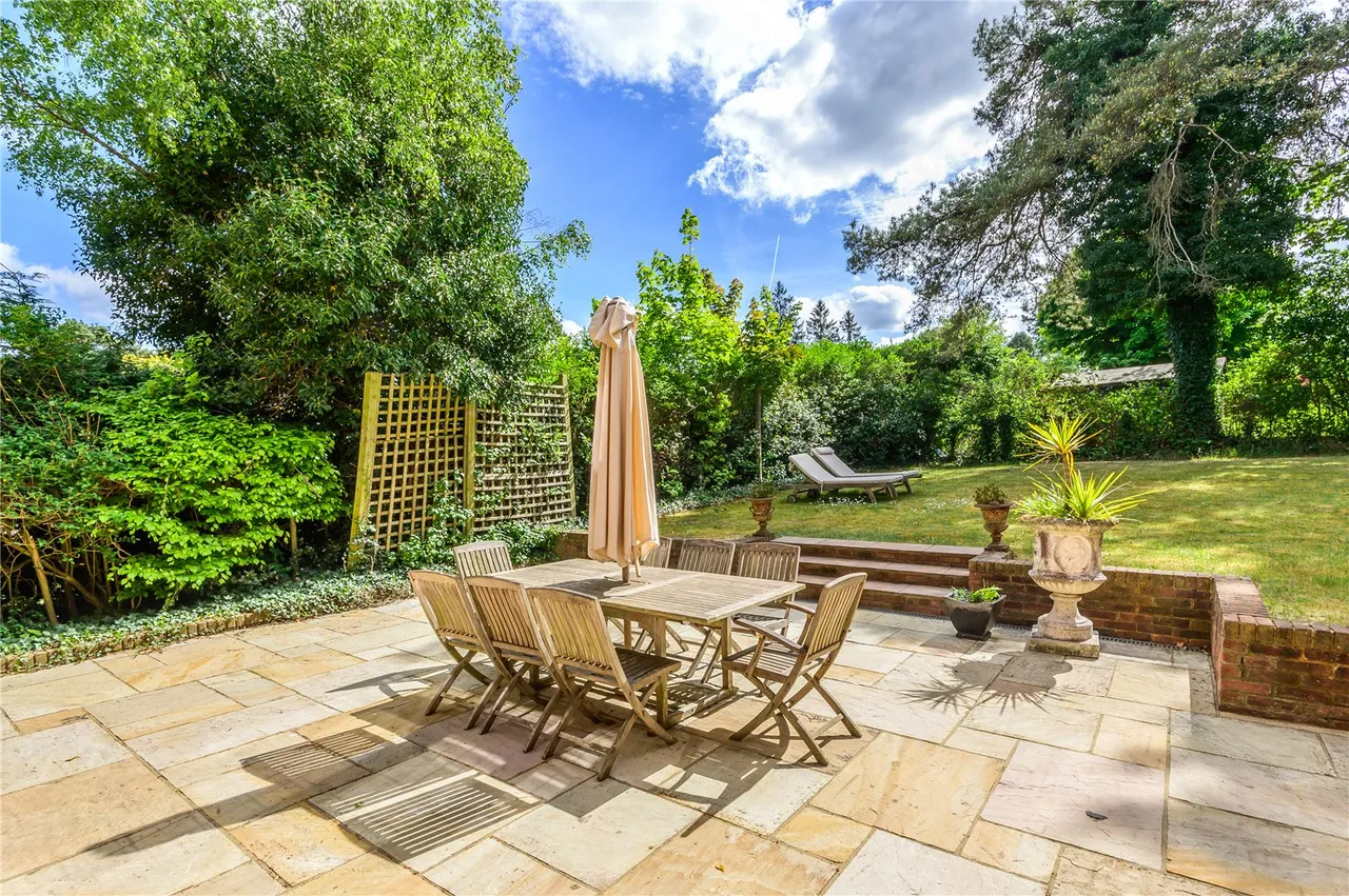Dene Lane, Lower Bourne, GU10, photo 10